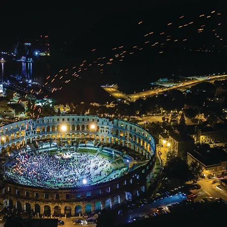 1 Bedroom Lovely In Apartamento *