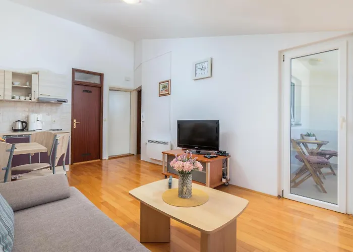 1 Bedroom Lovely In