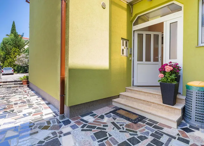 Appartement 1 Bedroom Lovely In Pula