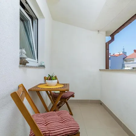 1 Bedroom Lovely In Appartement *