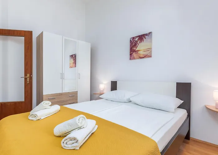 1 Bedroom Lovely In *