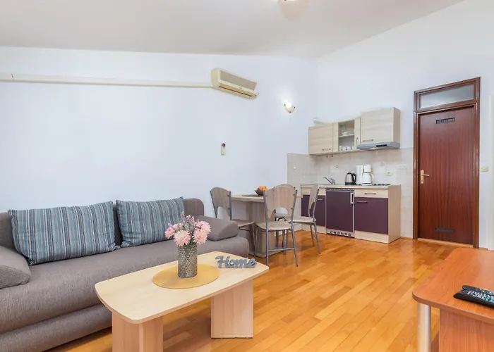 1 Bedroom Lovely In Lägenhet *