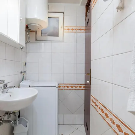 1 Bedroom Lovely In 풀라