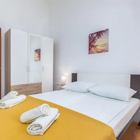 1 Bedroom Lovely In *